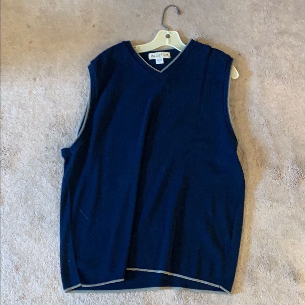 Sweater vest